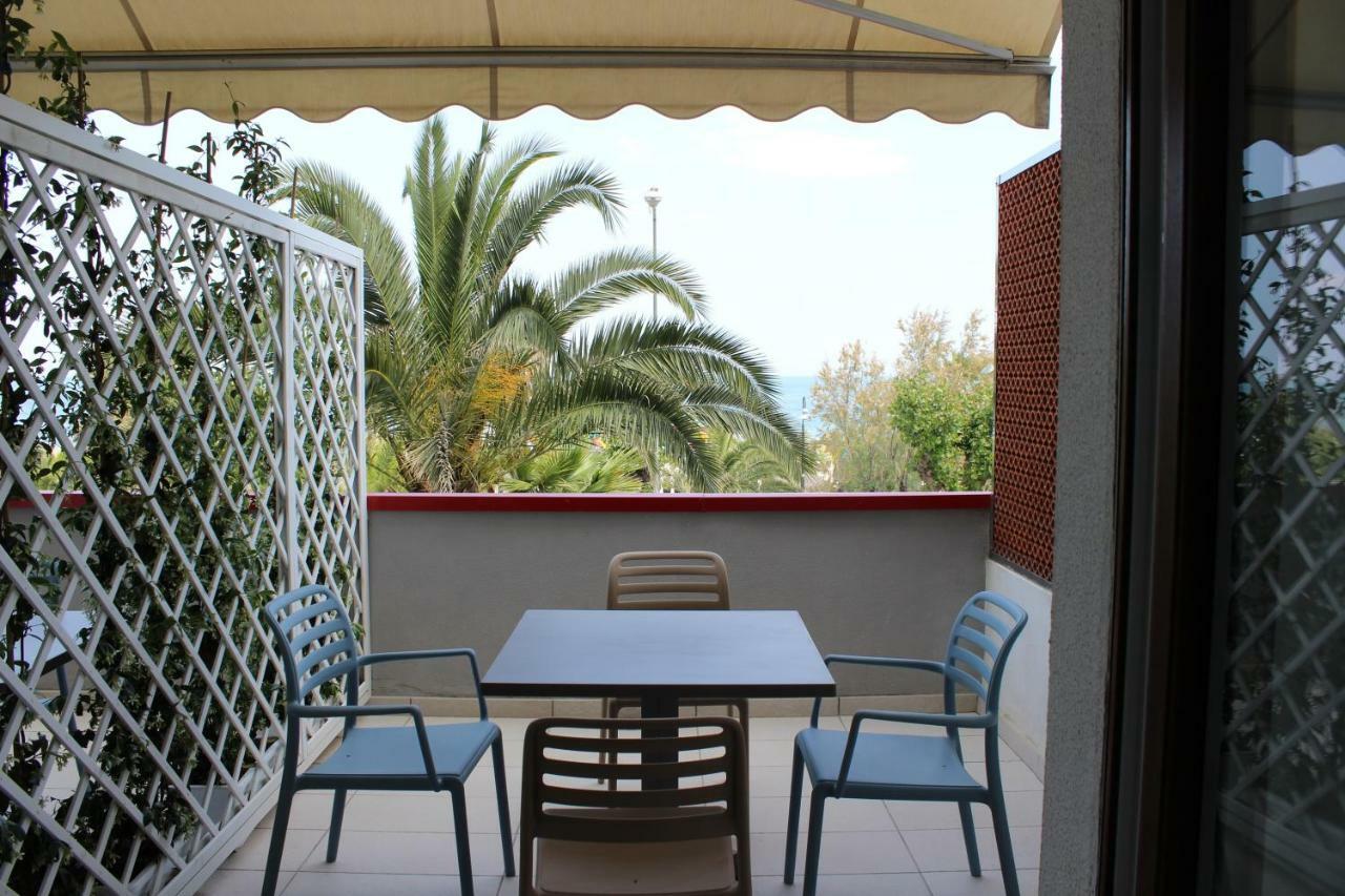 Sulmare Alba Adriatica Bed & Breakfast ภายนอก รูปภาพ