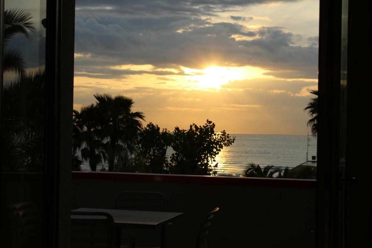Sulmare Alba Adriatica Bed & Breakfast ภายนอก รูปภาพ
