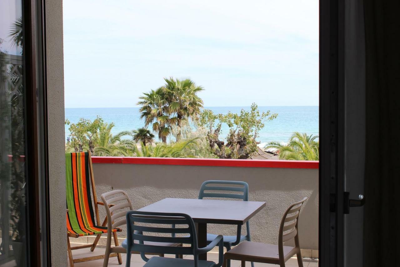 Sulmare Alba Adriatica Bed & Breakfast ภายนอก รูปภาพ