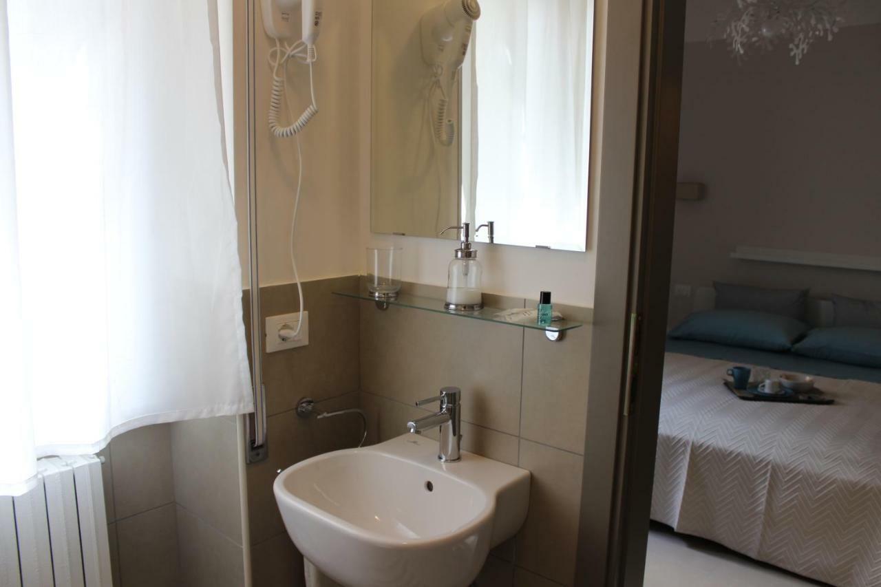 Sulmare Alba Adriatica Bed & Breakfast ภายนอก รูปภาพ