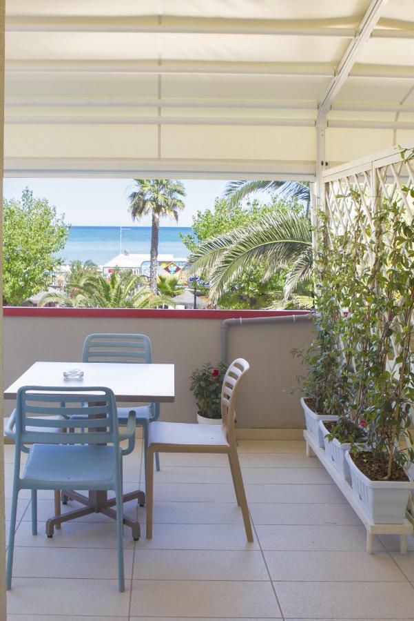 Sulmare Alba Adriatica Bed & Breakfast ภายนอก รูปภาพ