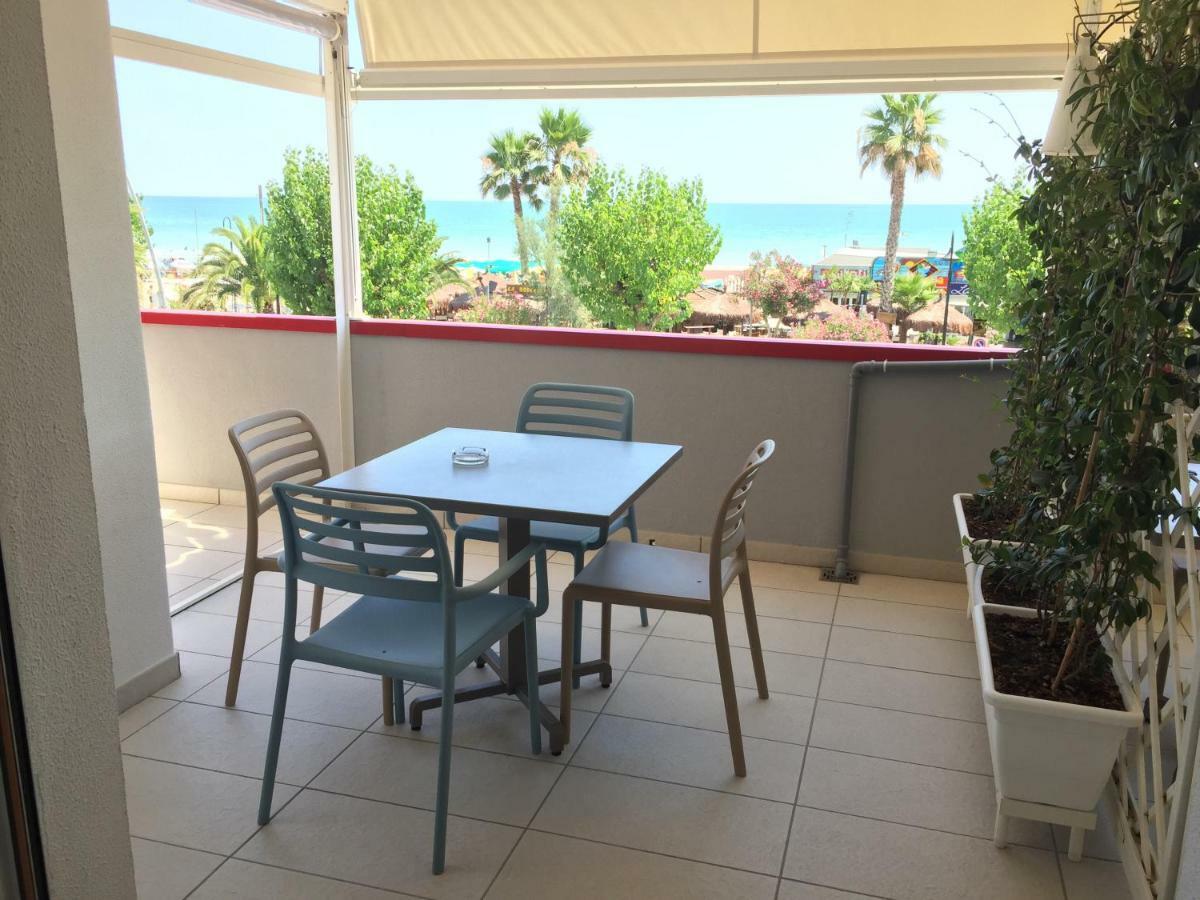 Sulmare Alba Adriatica Bed & Breakfast ภายนอก รูปภาพ