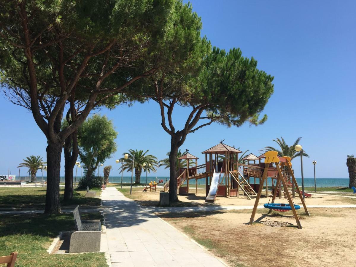 Sulmare Alba Adriatica Bed & Breakfast ภายนอก รูปภาพ